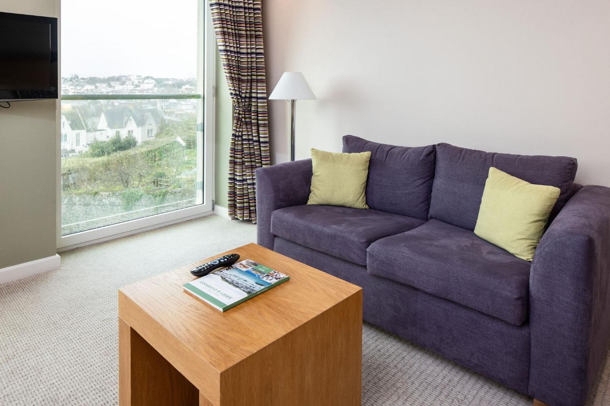 โรงแรมเดอ ฟรองซ์ Saint Helier ภายนอก รูปภาพ
