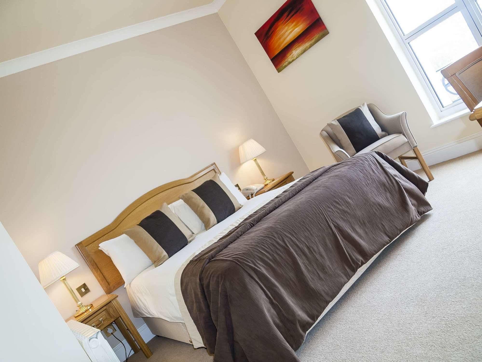 โรงแรมเดอ ฟรองซ์ Saint Helier ภายนอก รูปภาพ